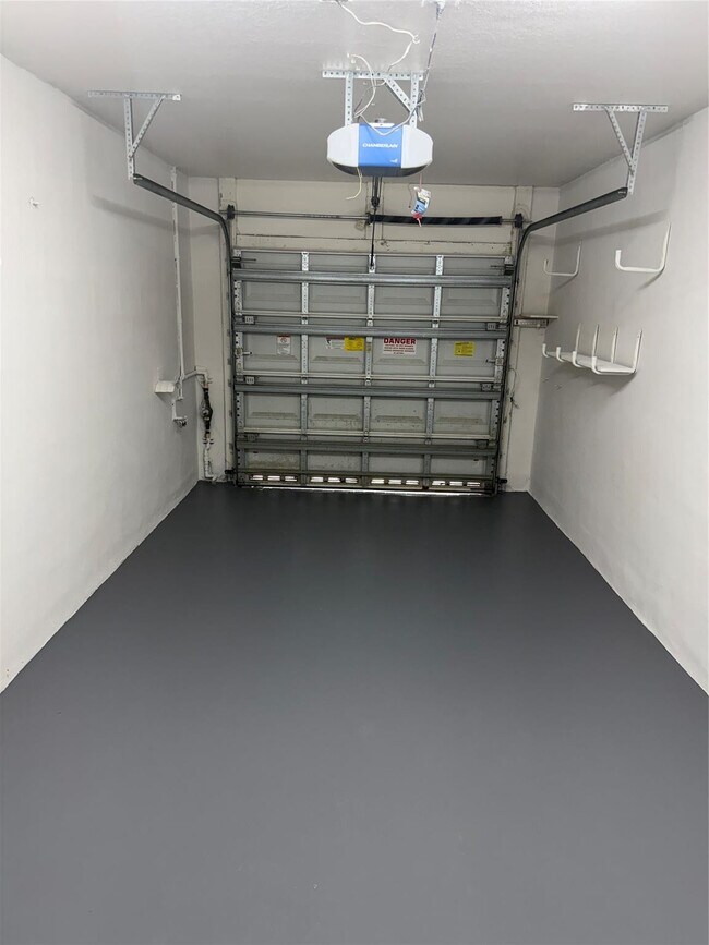 Building Photo - 3340 Palomino Dr