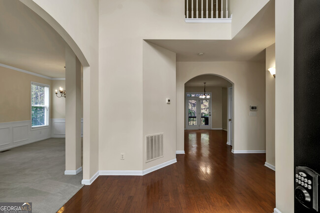 Building Photo - 3000 Highgreen Trail