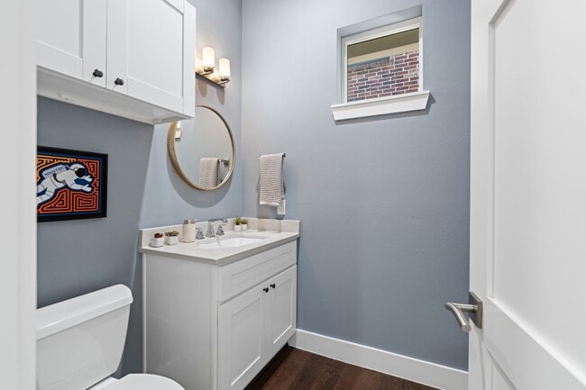 Building Photo - 807 Nicholson St