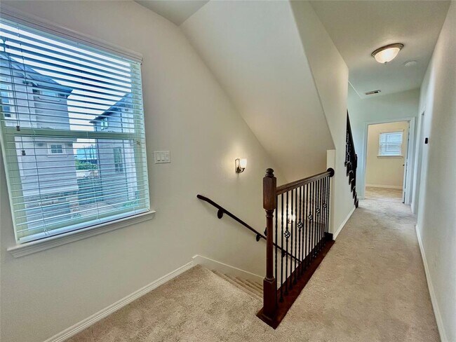 Building Photo - 1507 Peyton Oaks Pl