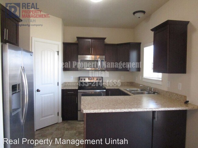 Building Photo - 3 br, 2.5 bath House - 407 E Gray Fox Lane