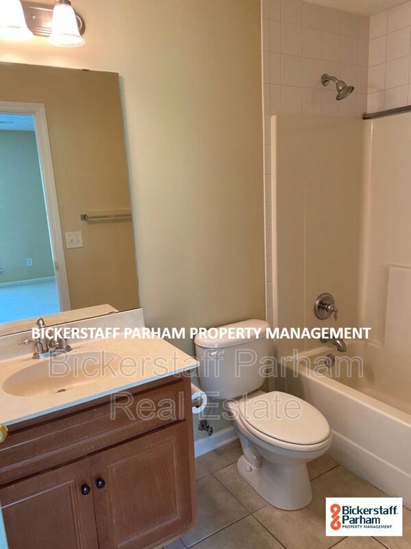 Building Photo - 1070 Watervalley Dr