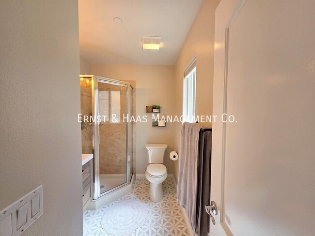 Building Photo - 3546 Linden Ave