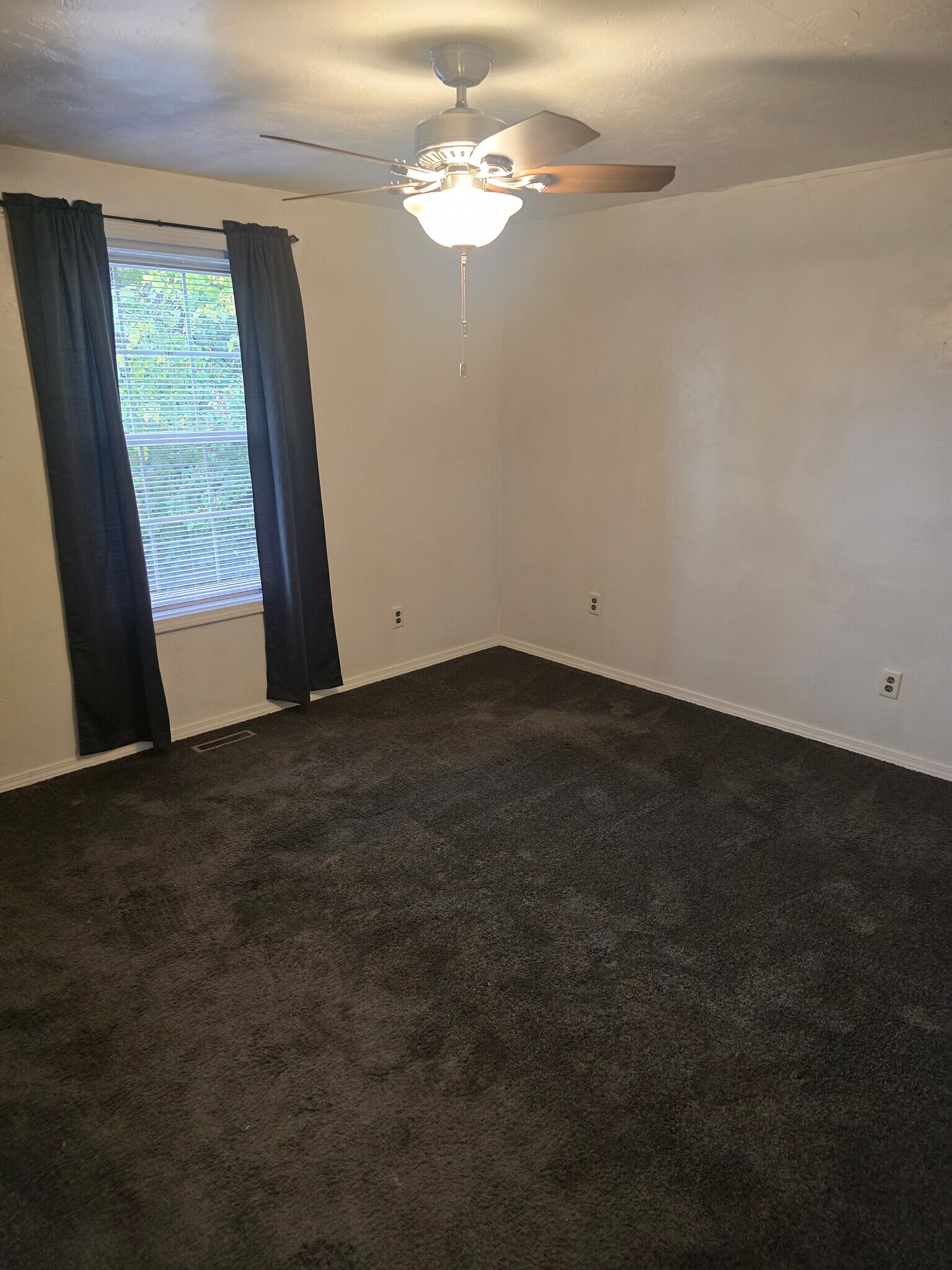 Building Photo - 1824 Park Rd