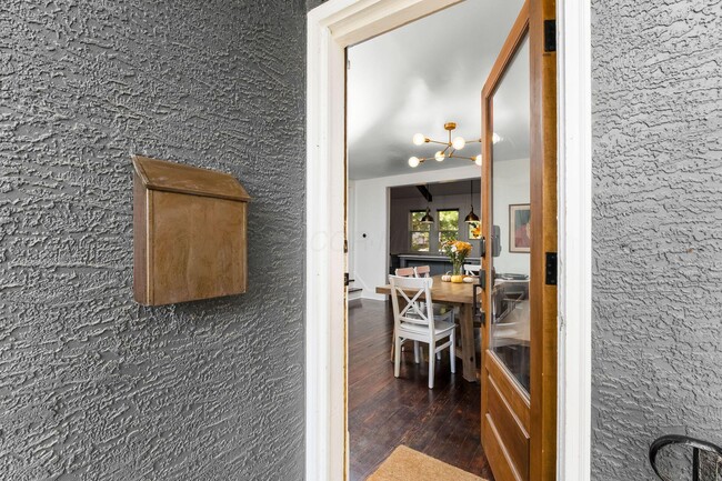 Building Photo - 745 Mohawk St