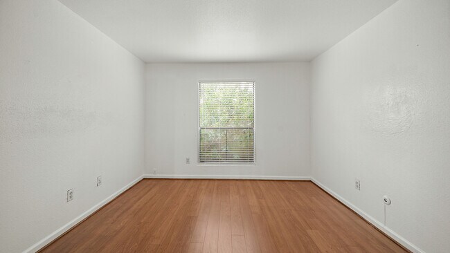 Building Photo - 2100 Wilcrest Dr