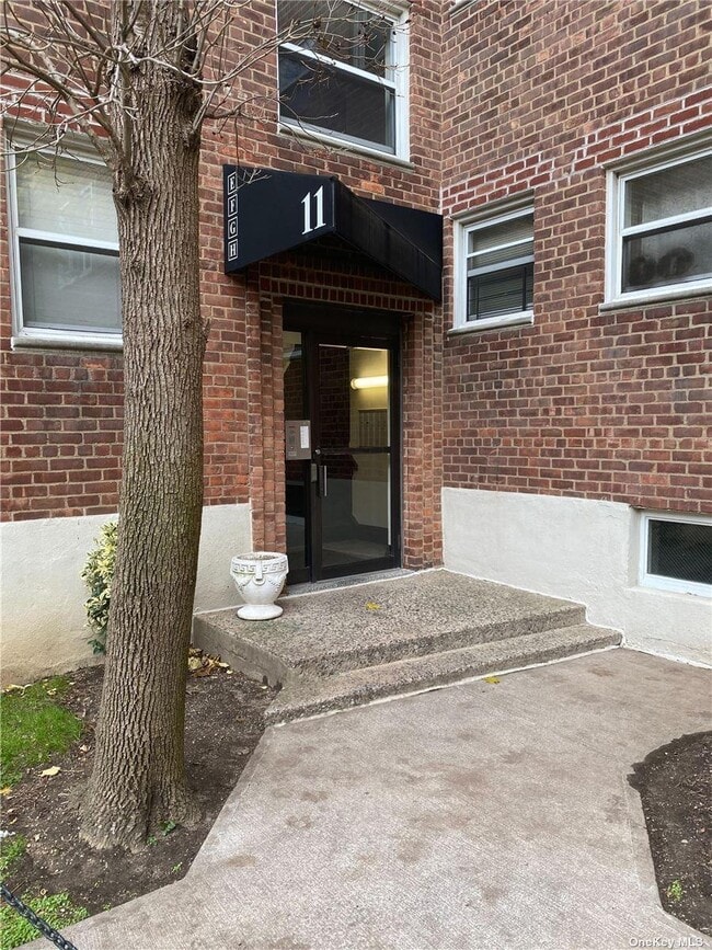 Building Photo - 11 Schenck Ave