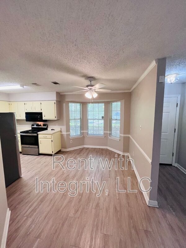Building Photo - 2661 Faversham Dr
