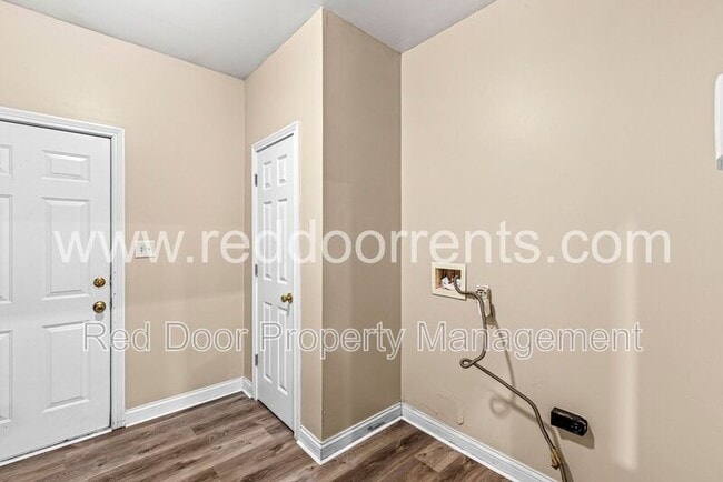 Building Photo - 714 N Tremont St