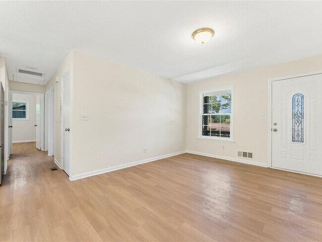 Building Photo - 6371 Westbury Rd