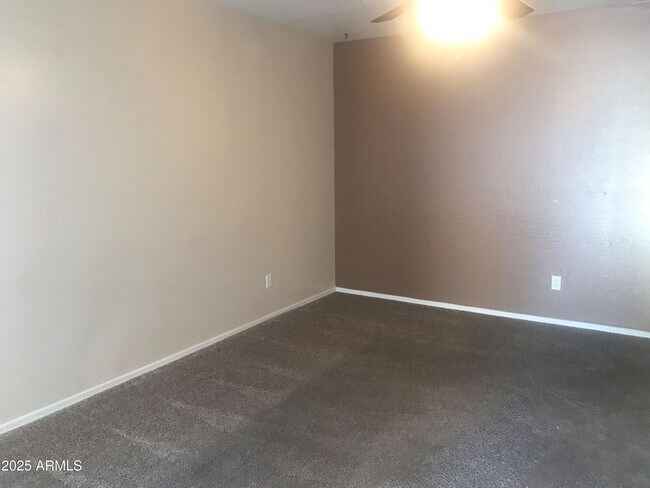 Building Photo - 11829 W Shaw Butte Dr