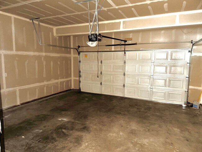 Building Photo - Spacious 4-Bedroom Home with Modern Comforts in Spanaway, WA