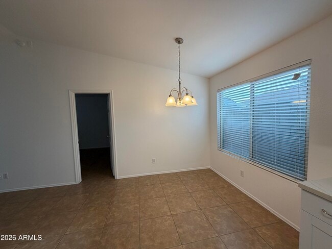 Building Photo - 909 E Escuda Dr