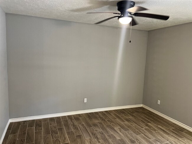 Building Photo - 2375 Virginia Ct