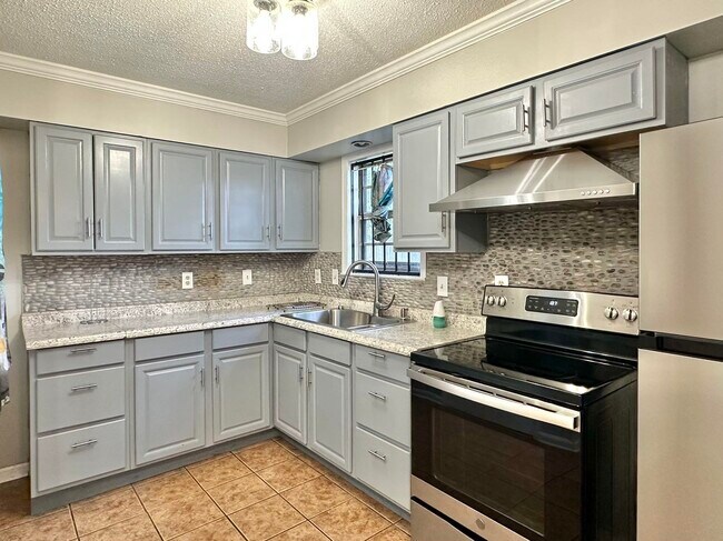 Building Photo - 4167 Cochese Rd