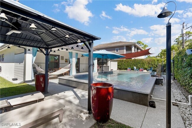 Building Photo - 10990 Goodwin St