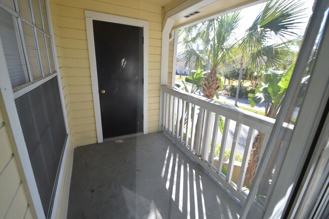Building Photo - METROWEST: Popular Tradewinds Community!