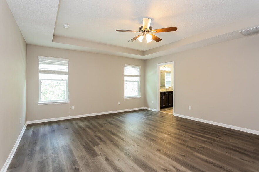 Building Photo - 646 Drysdale Dr