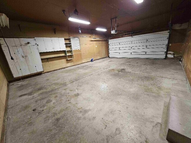 Building Photo - 452 S Yarrow St