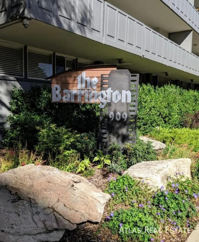 Building Photo - 909 Logan St