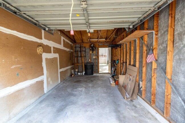 Building Photo - 17283 Saturn Ln