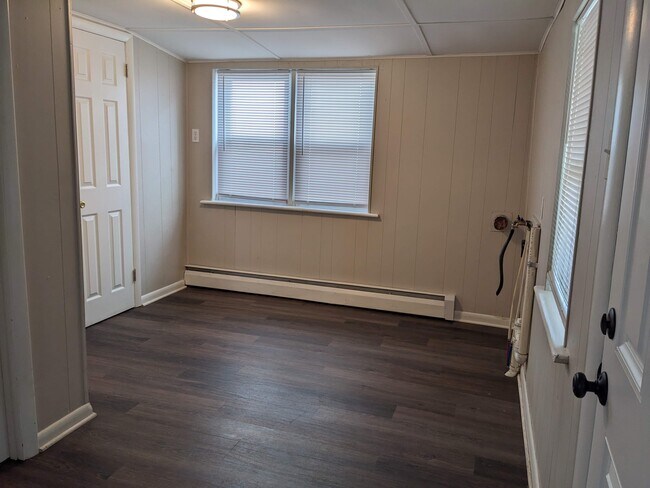 Laundry hook up - 329 N 2nd St