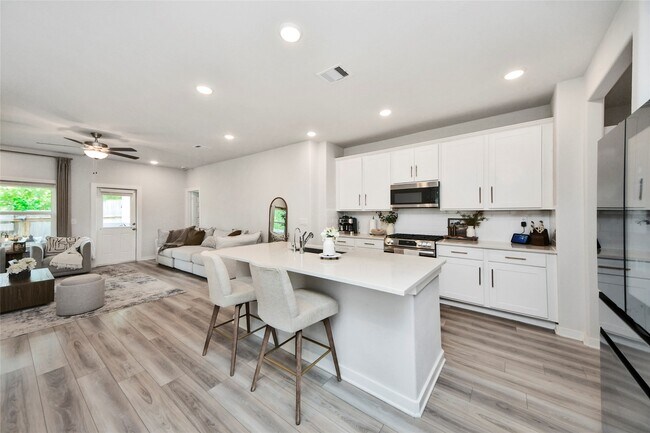 Building Photo - 8646 Blueberry Ash St