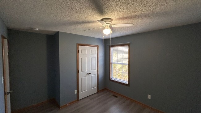 Building Photo - COMING SOON- 3bd/2bath Home North of the River!!