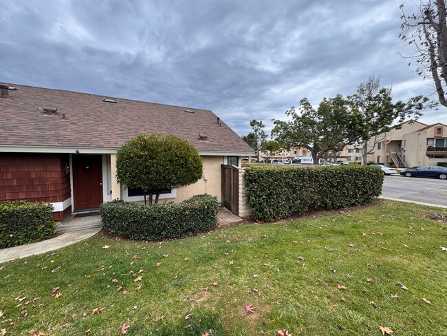 Building Photo - 8364 Summerdale Rd