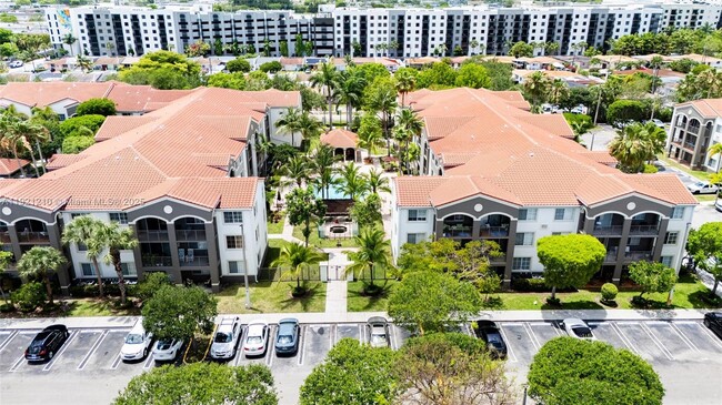 Building Photo - 6831 SW 44th St