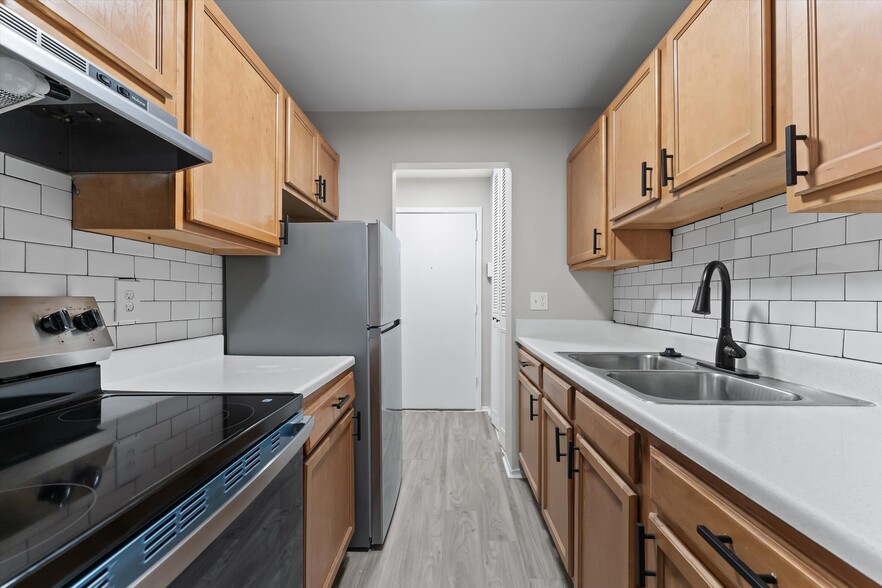 Building Photo - The Reserve at Warren