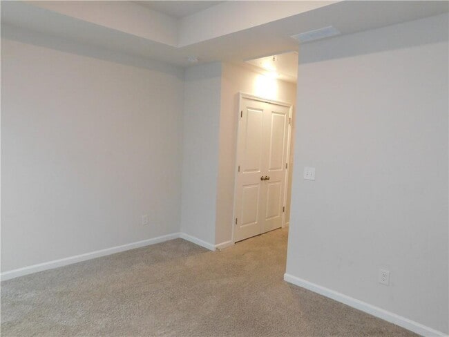 Building Photo - 1626 Halbrook Pl SW