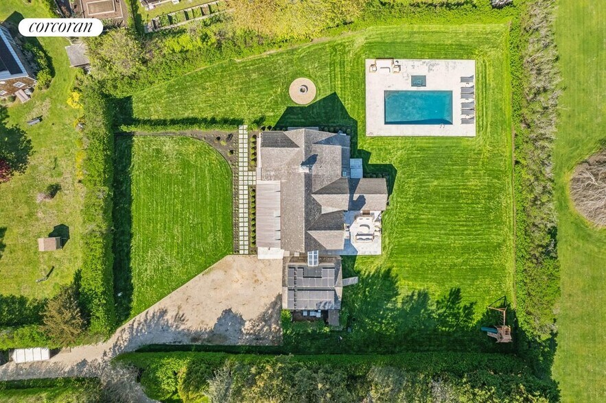 Building Photo - 25 Jobs Ln