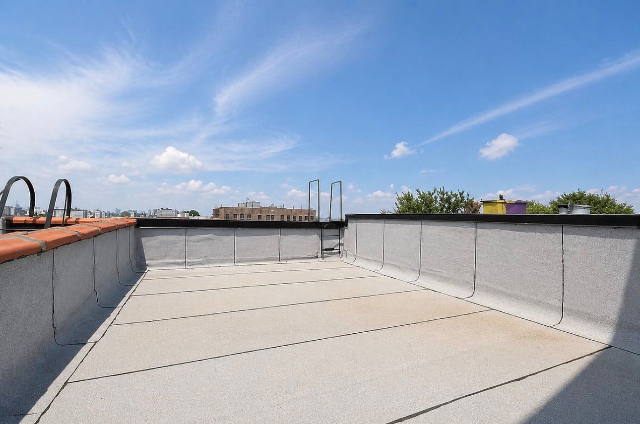 Building Photo - 1369 St Johns Pl