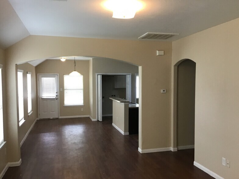 Building Photo - 21507 Donata Cir
