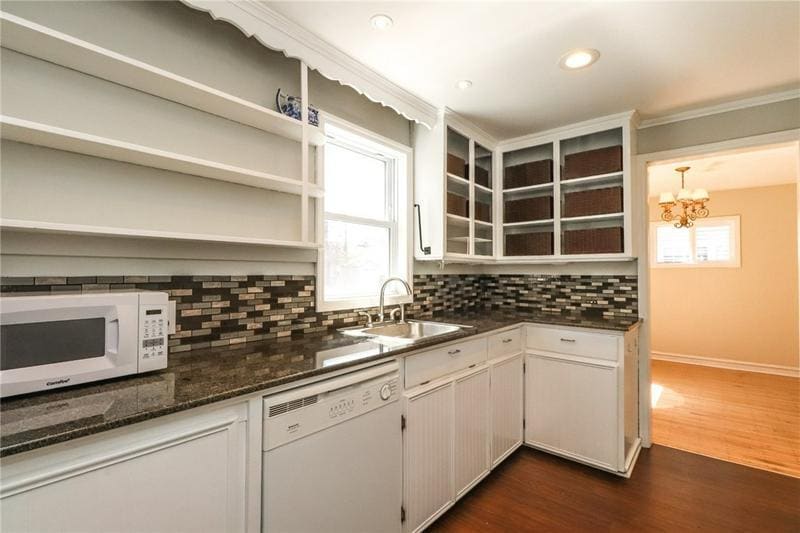 Kitchen (view 1) - 137 Shelbourne Rd
