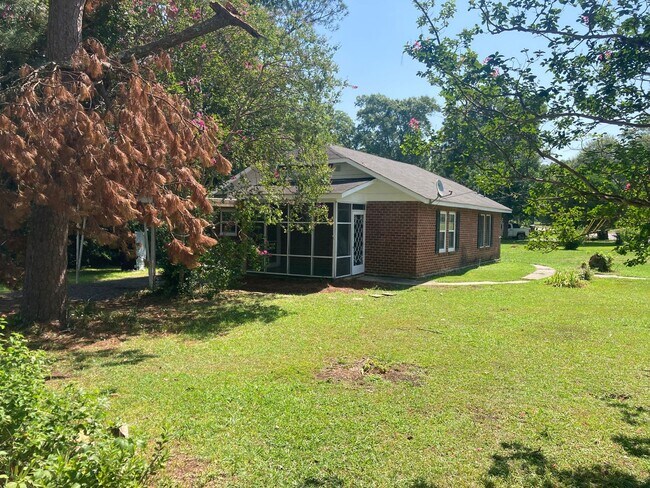 Building Photo - 326 N Elm St NW