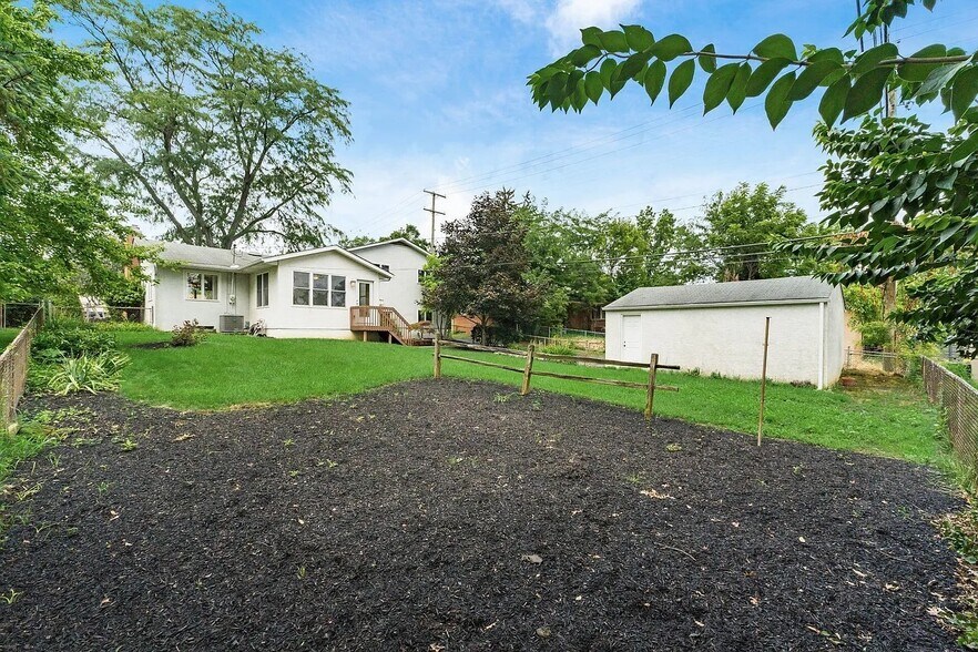 Building Photo - 3628 Clearview Ave