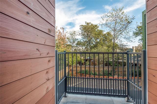 Building Photo - 5923 Hudson St