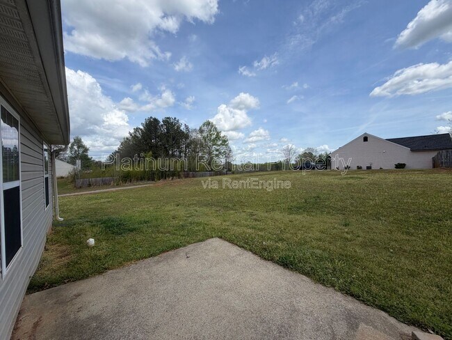 Building Photo - 105 Platte St