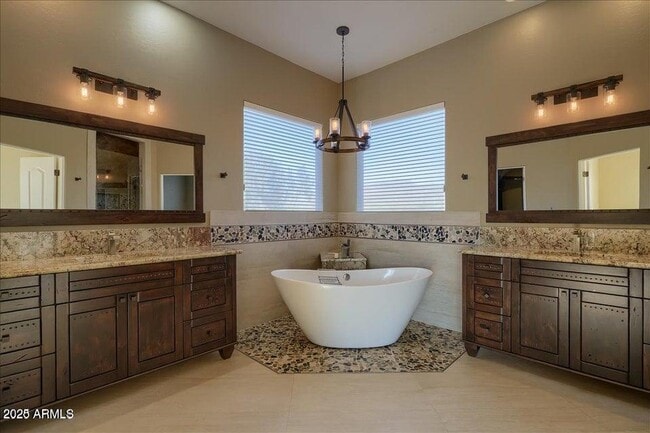 Building Photo - 6789 E Saber Rd