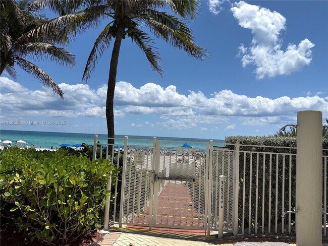 Building Photo - 17201 Collins Ave