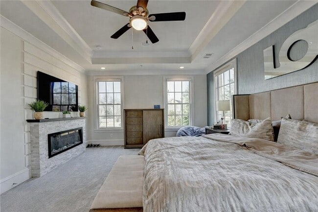 Building Photo - 120 Grand Cres