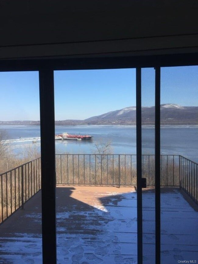 Building Photo - 729 Hewitt Ln