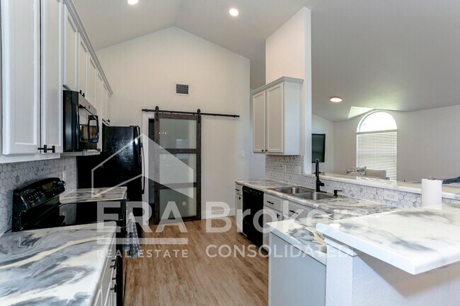 Building Photo - 6110 Melanie Dr
