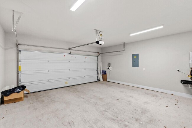 Building Photo - 4 Maybury Wy