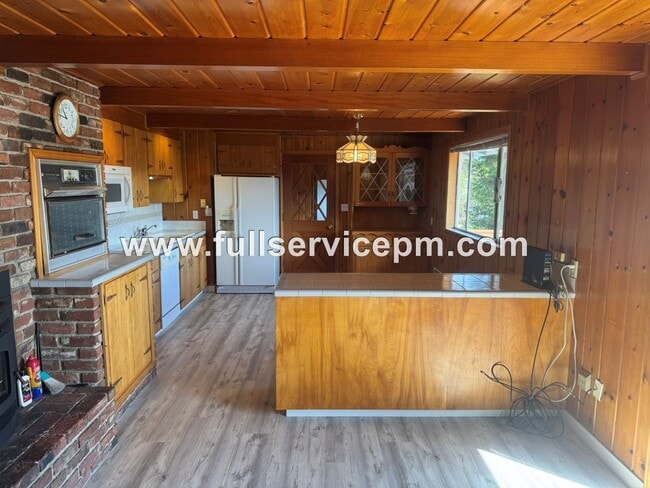 Building Photo - Charming house in downtown Snohomish