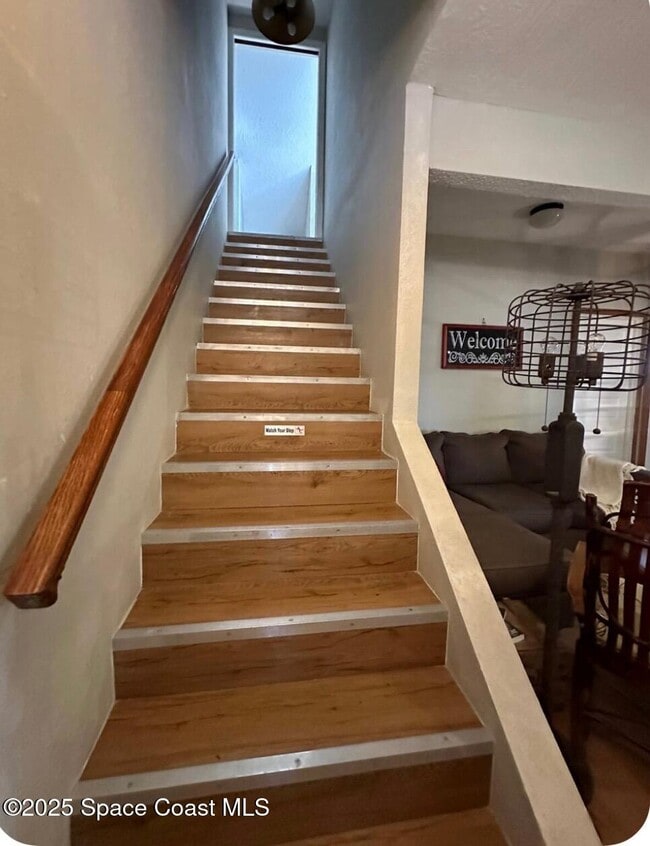 Building Photo - 1467 Guava Ave