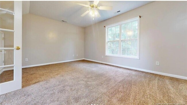 Building Photo - 10 Valley View Ct