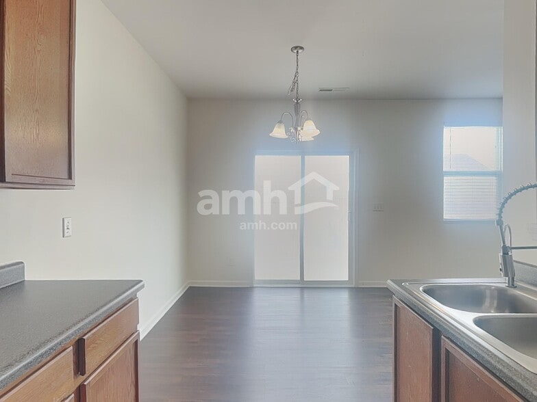 Building Photo - 1026 Skillbeck Rd